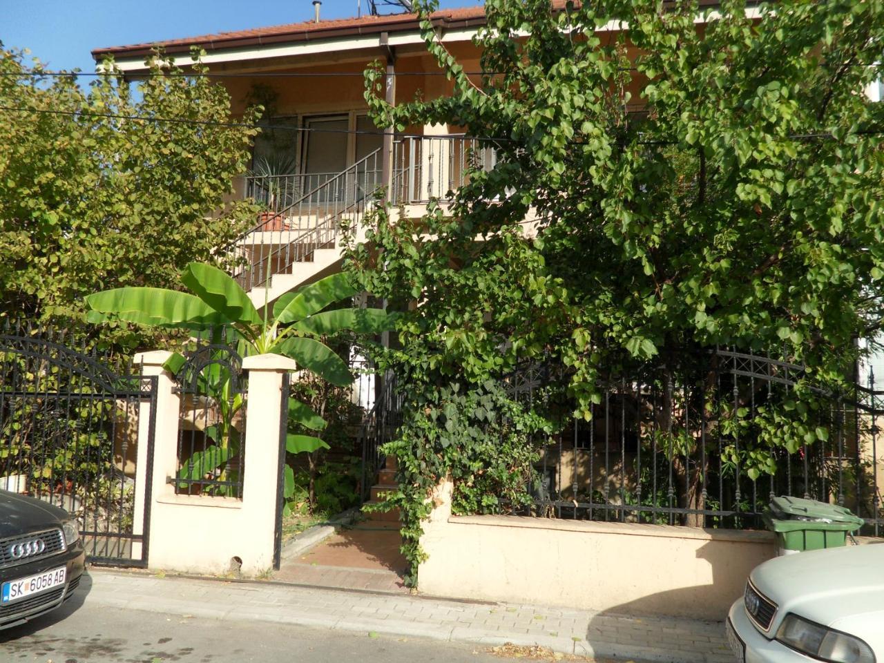 Misko'S Guest House Skopje Exteriér fotografie